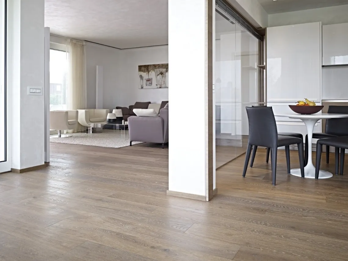 Parquet Nocciolieve in Rovere nodoso levigato di Fiemme Tremila