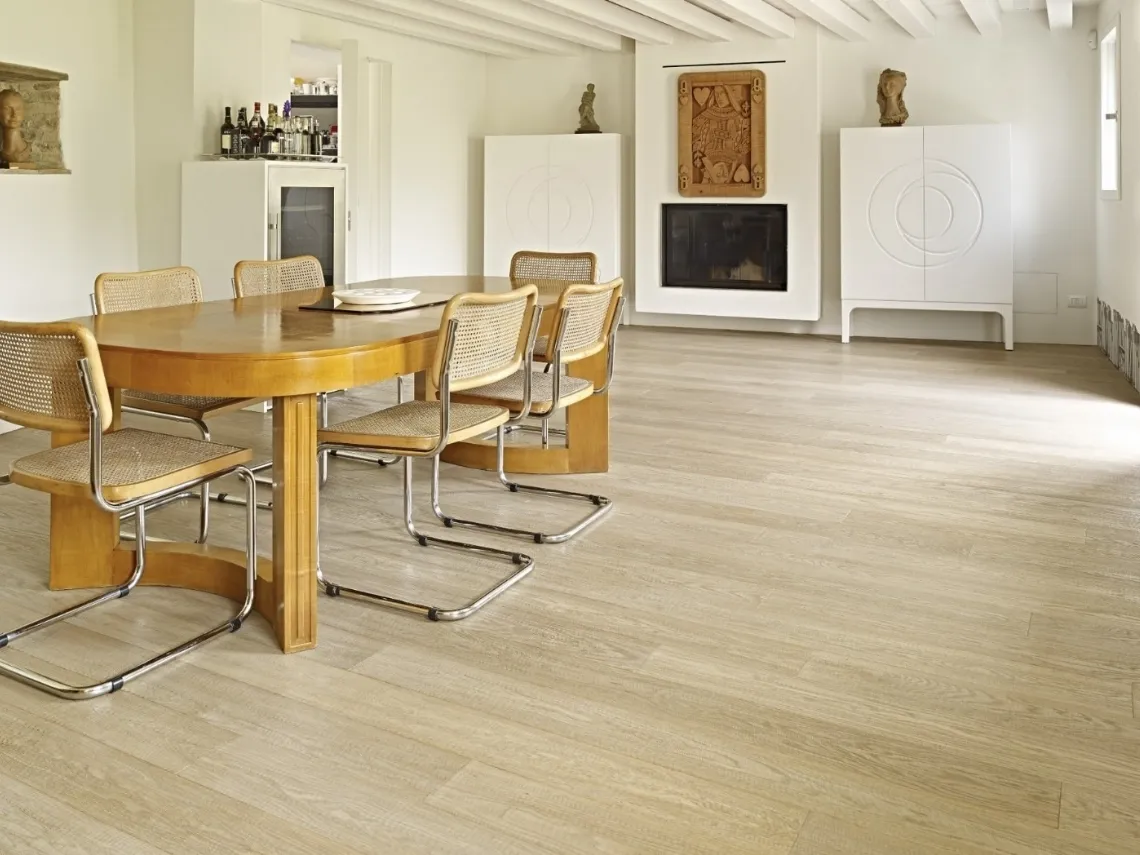 Parquet Platino in Rovere senza nodi piano sega di Fiemme Tremila