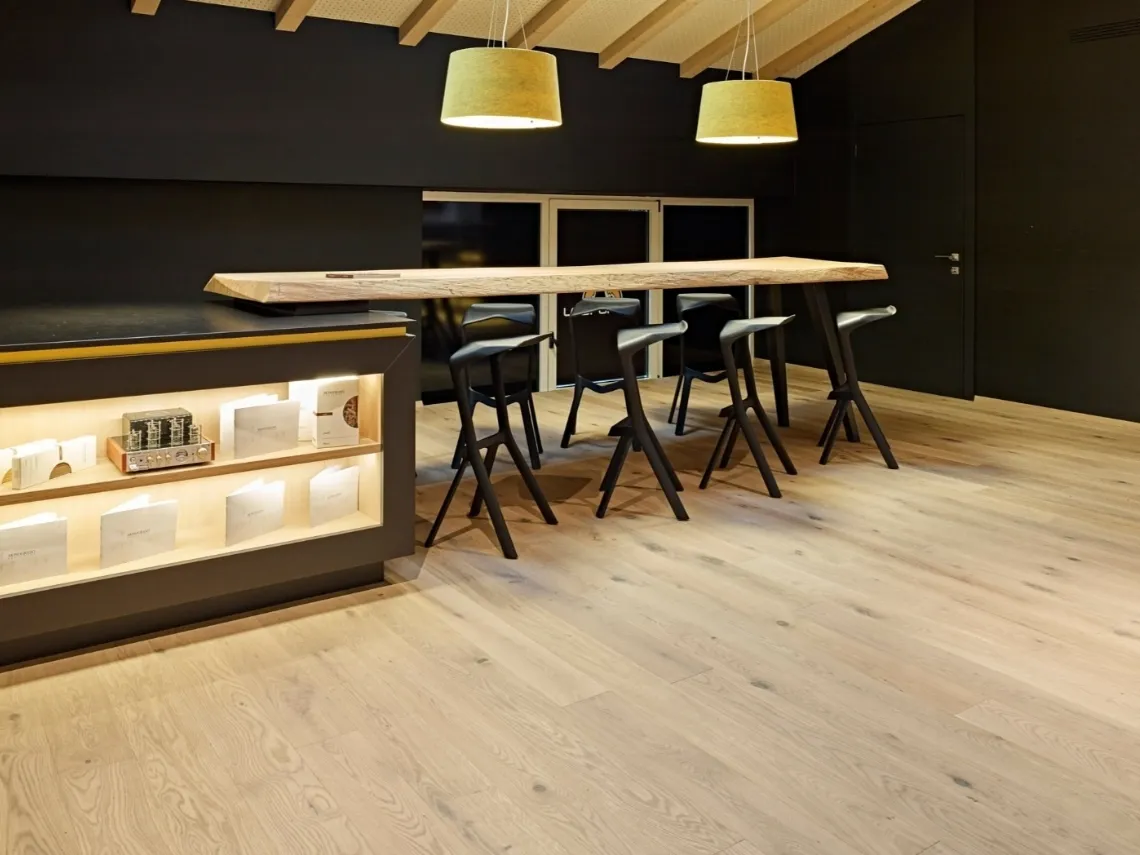 Parquet Respiro in Rovere nodoso spazzolato Fiemme Tremila