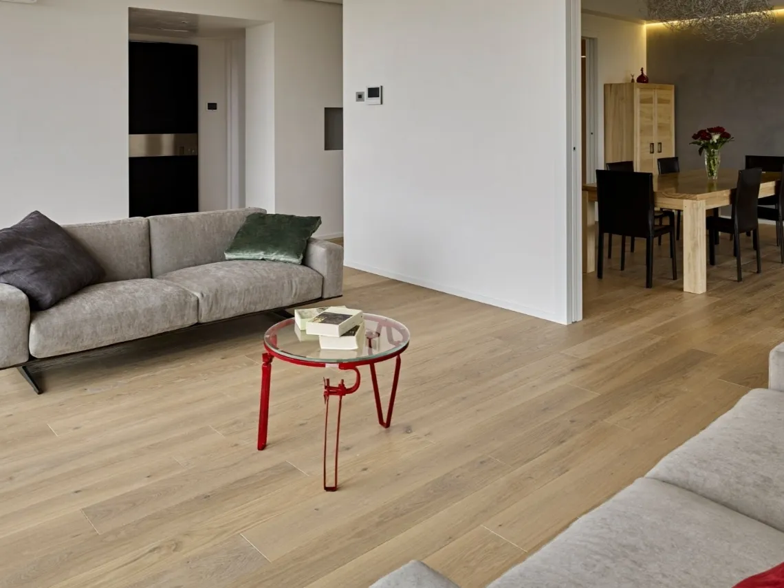 Parquet Riflesso in Rovere nodoso piallato di Fiemme Tremila