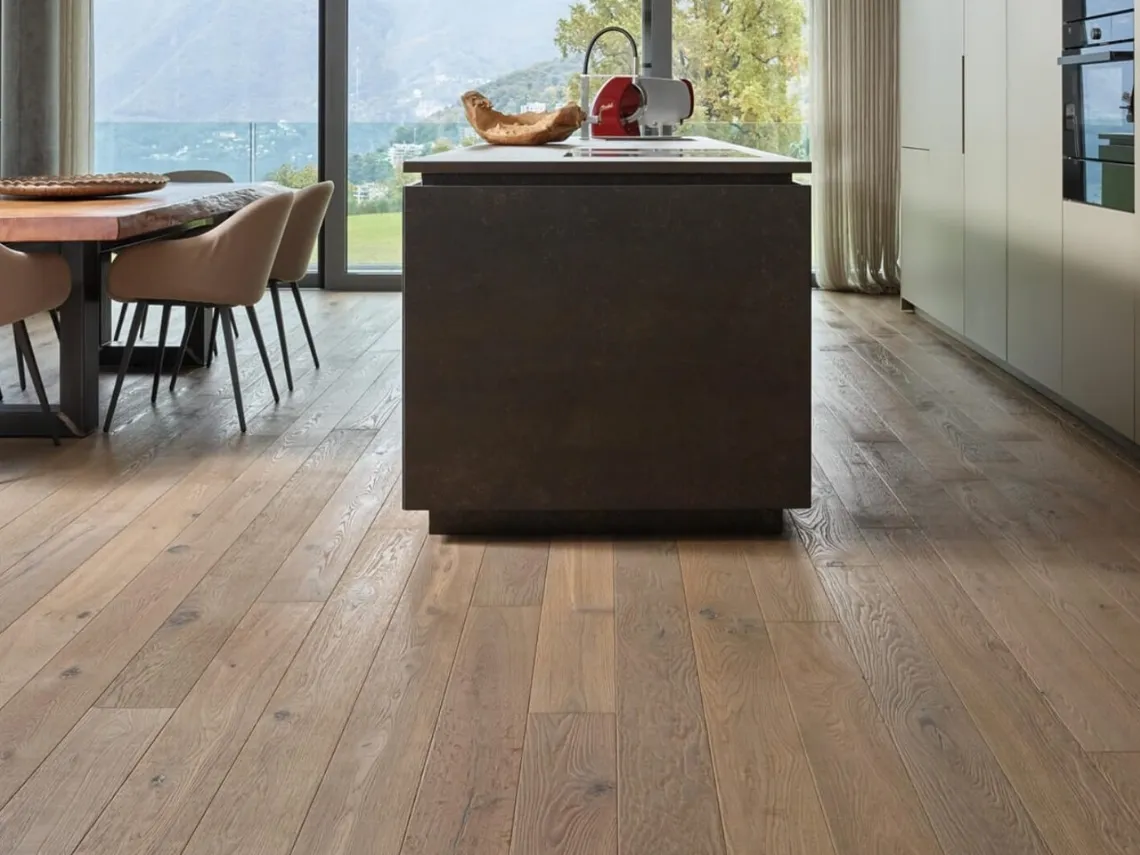 Parquet Volto in Rovere variegato spazzolato di Fiemme Tremila